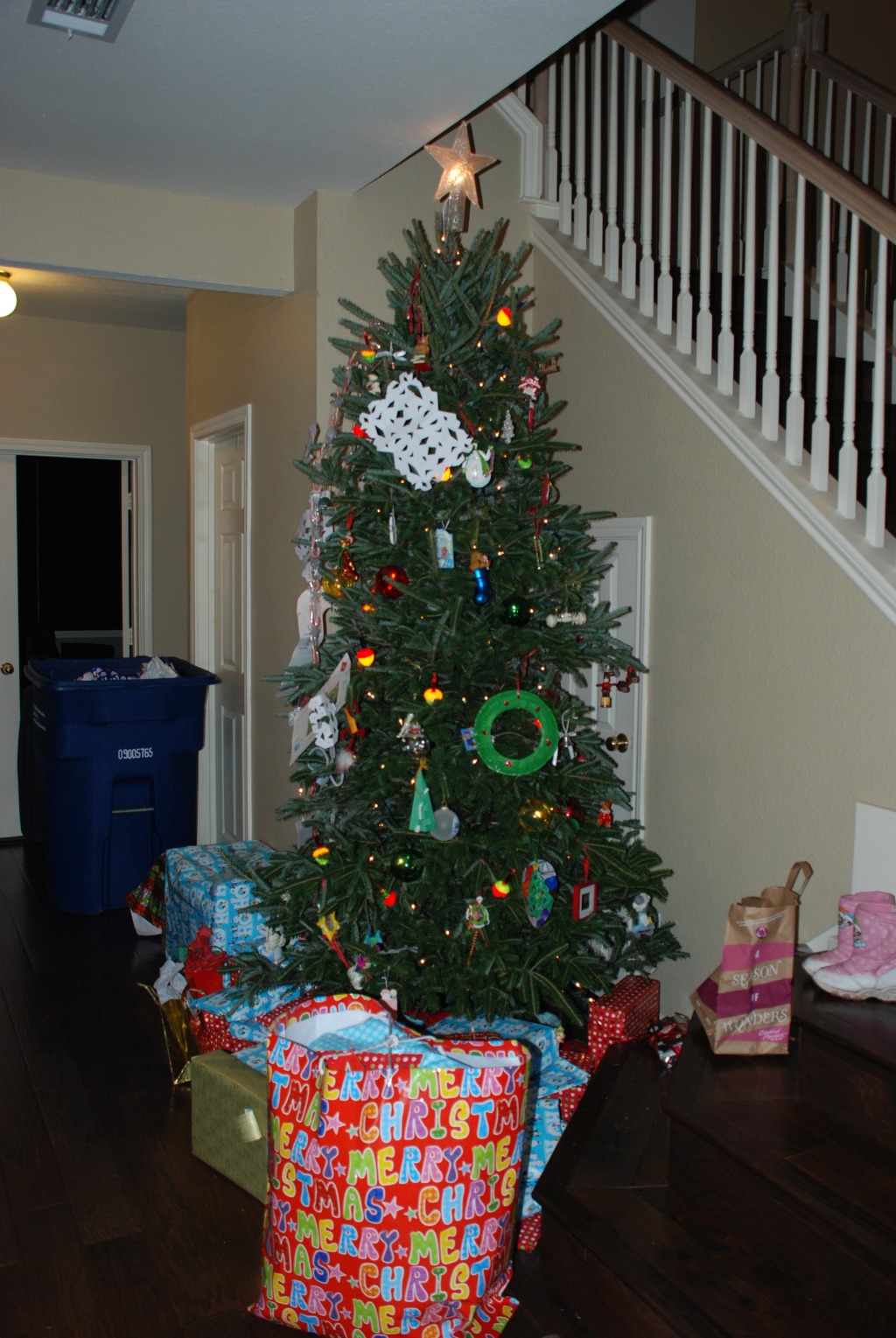 2012-12-25 01 Christmas Morning J&H.jpg